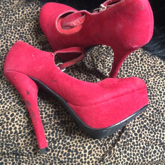 Derek Heart red velvet platform buckle strap heels like Dorothy 5.5 - Picture 3 of 13
